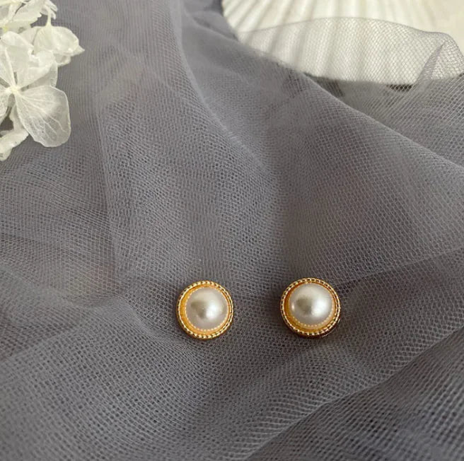 French Retro Pearl Earrings