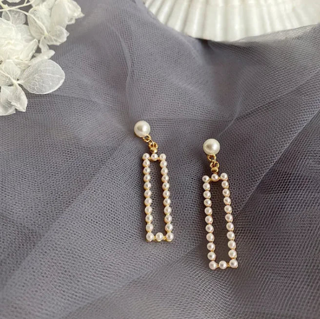 French Retro Pearl Earrings