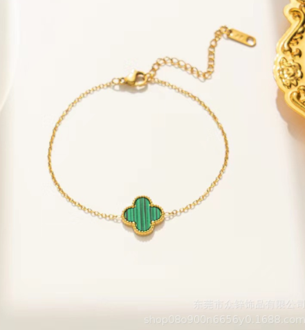 Clover Charms